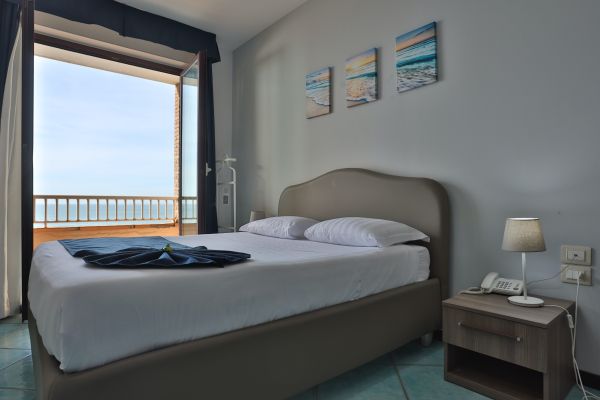 Polo Nautico Hotel Centro Congressi (Salerno)